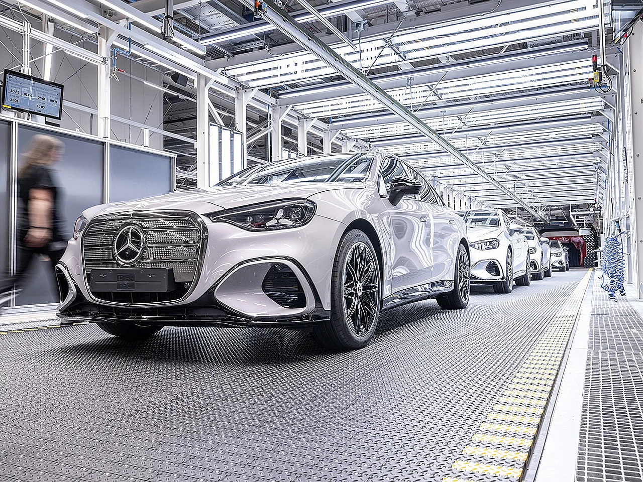 Mercedes-Benz está a expandir a sua fábrica de Kecskemét, na Hungria, e a iniciar a produção do novo Classe C elétrico