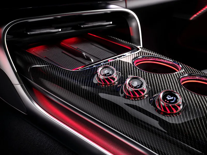 O centro de controlo da performance: O interior do novo Mercedes-AMG GT Coupé de 4 portas - imagem 4