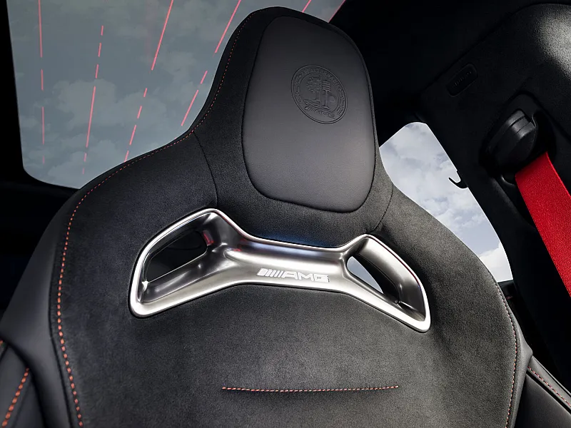 O centro de controlo da performance: O interior do novo Mercedes-AMG GT Coupé de 4 portas - imagem 9