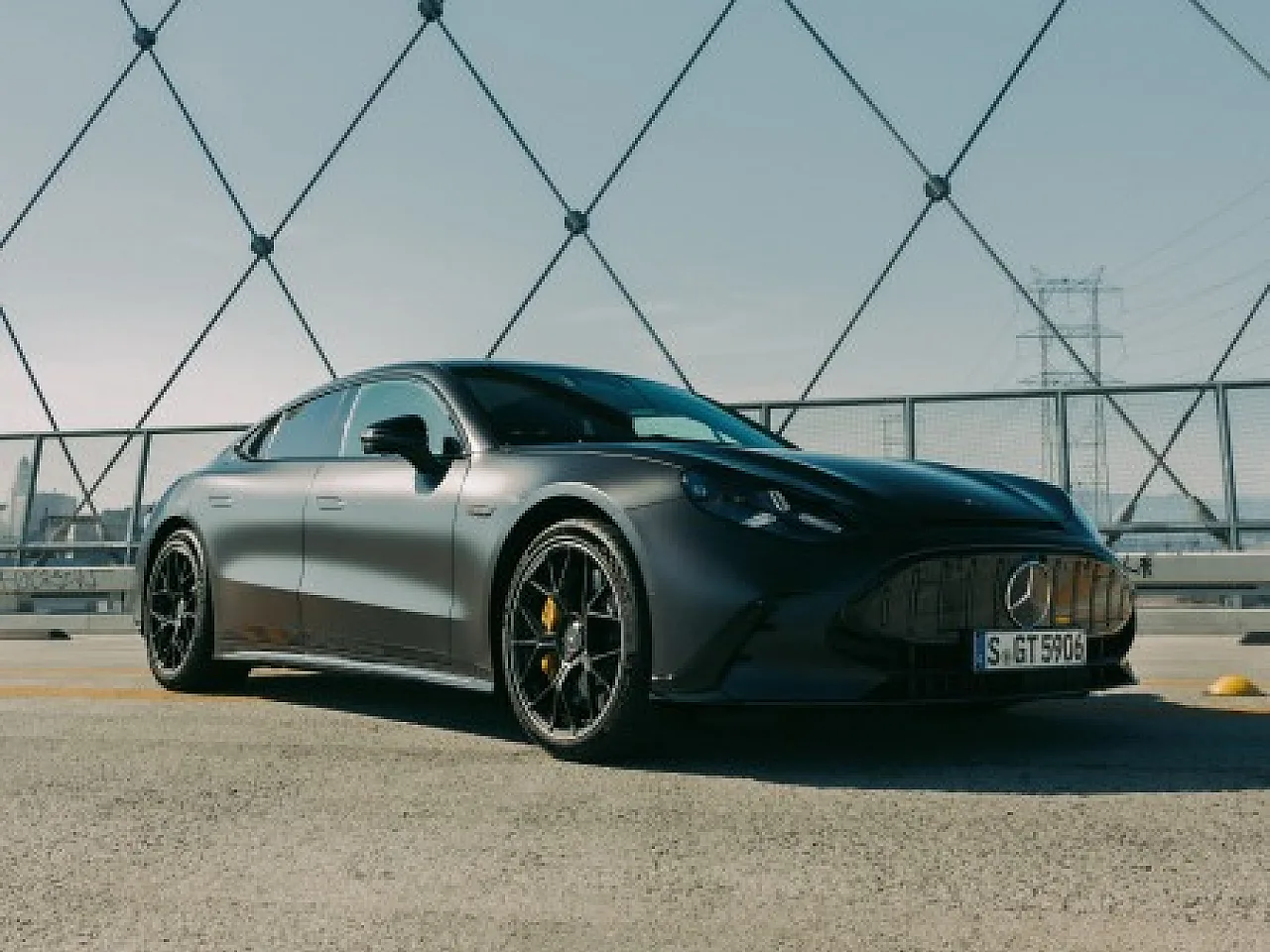O novo Mercedes‑AMG GT Coupé 4 portas já está disponível para encomenda